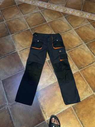 Pantalón de trabajo negro y naranja