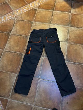 Pantalón de trabajo negro y naranja