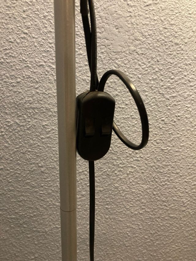 Lámpara de pie gris Titán