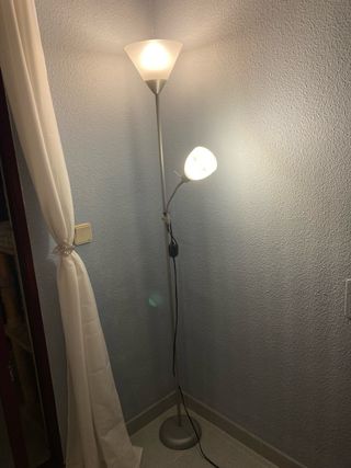 Lámpara de pie gris Titán