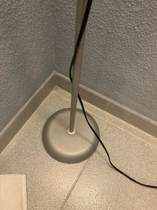 Lámpara de pie gris Titán