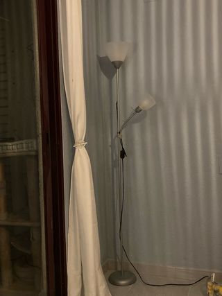 Lámpara de pie gris Titán