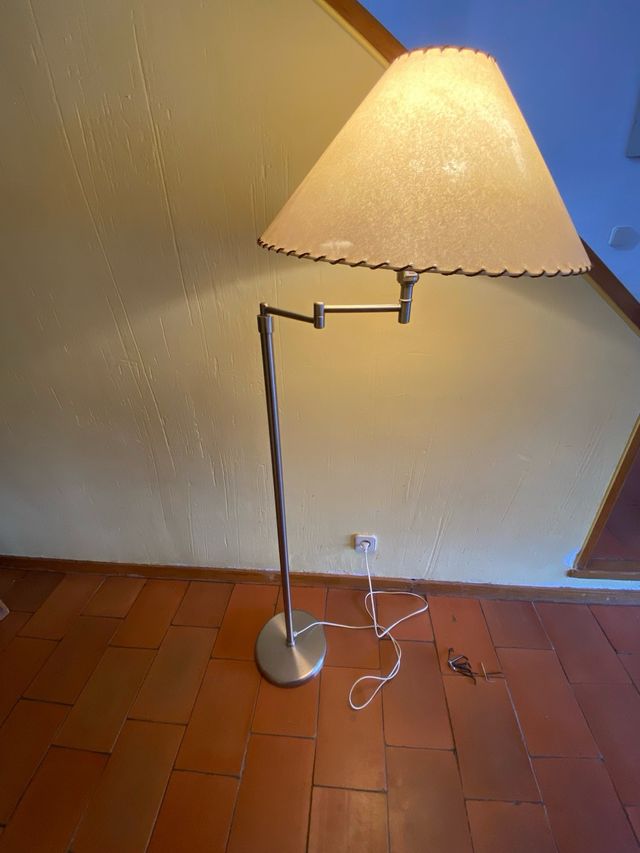 Lámpara de pie IKEA regulable
