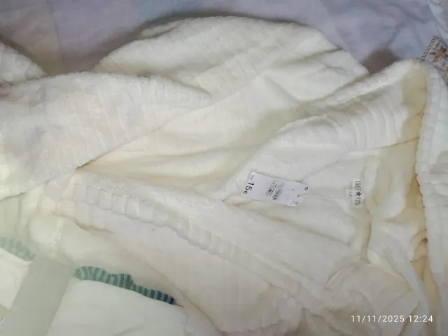 Bata y Pijama Infantil Unit