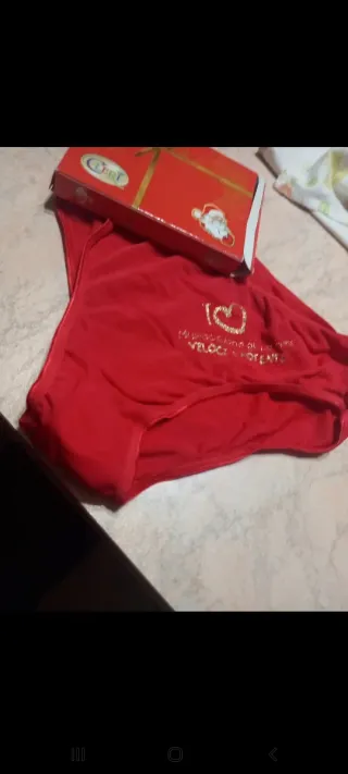 Slip donna rosso con cuore dorato