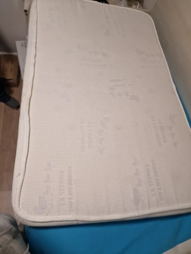 Colchón pequeño cama convertible cuna La Cigüeña 1