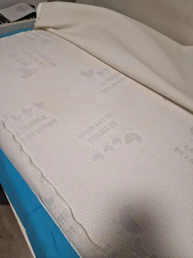 Colchón pequeño cama convertible cuna La Cigüeña 1