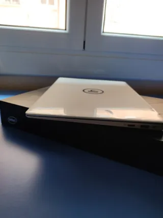 Portátil Positivo Blanco y Negro