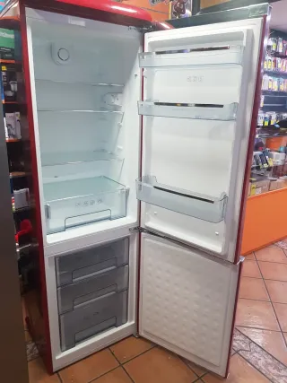 Nevera Vintage Roja Cecotec