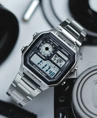 CASIO AE-1200WHD-1a/ correa metálica/oferta flash