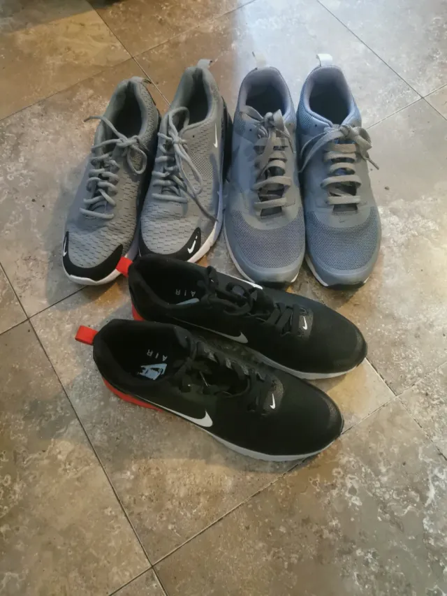 Nike Talla 43 Negro Naranja