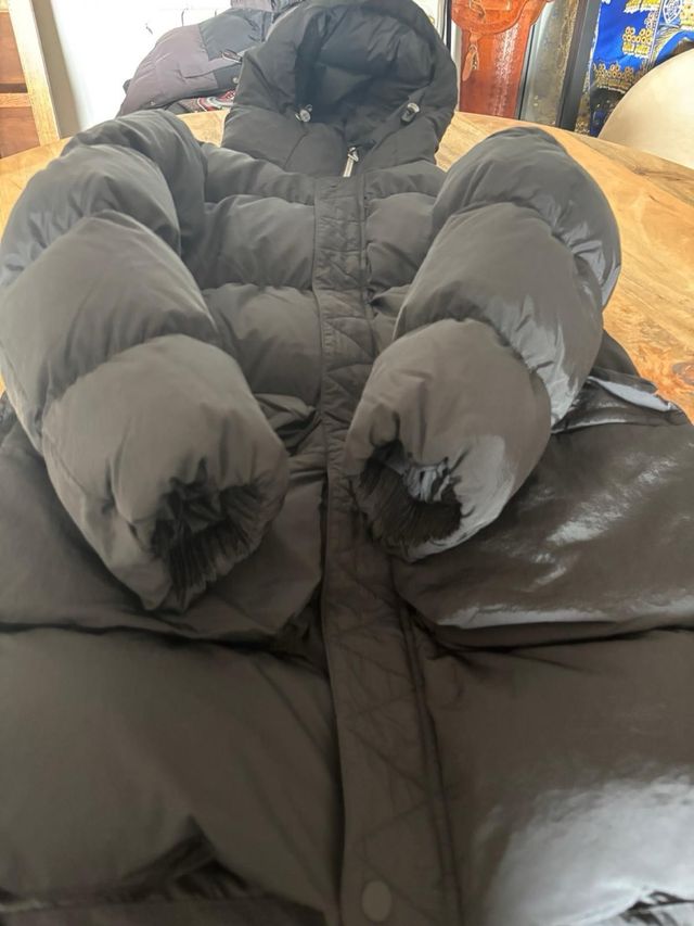 Abrigo Jordan Negro Talla M