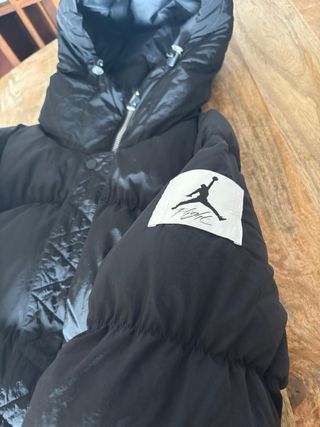 Abrigo Jordan Negro Talla M