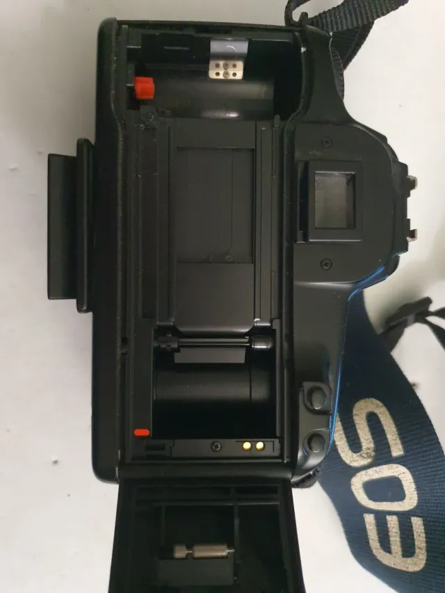 Cámara Canon EOS 1000F Negra