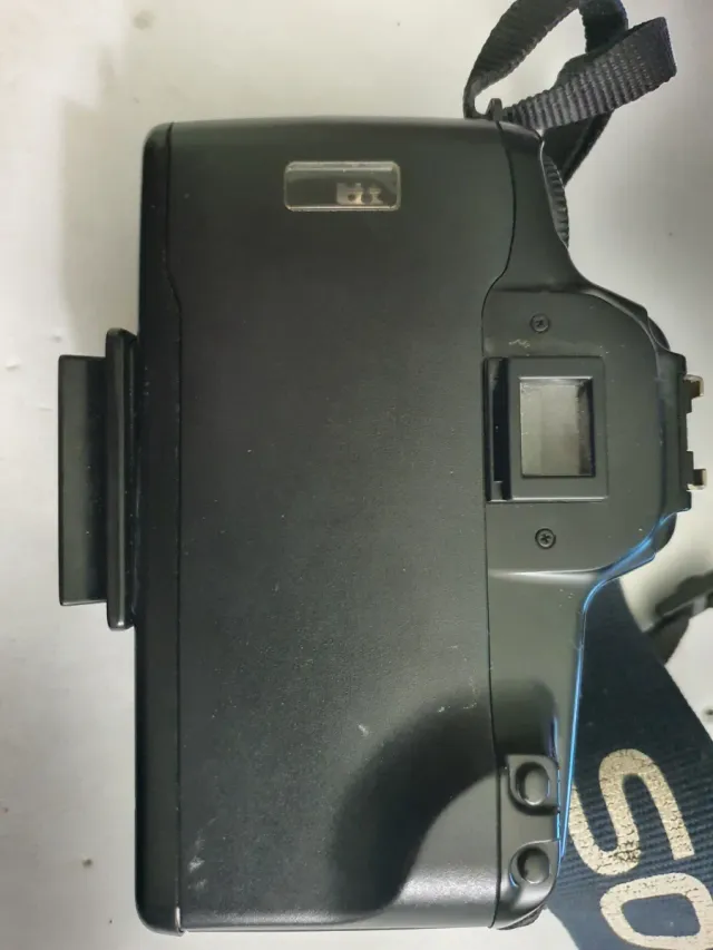 Cámara Canon EOS 1000F Negra