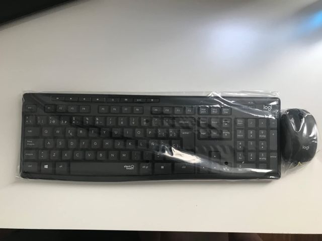 Teclado y Ratón Inalámbricos Logi Negros
