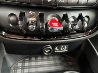 MINI Clubman One D con historial de mantenimiento