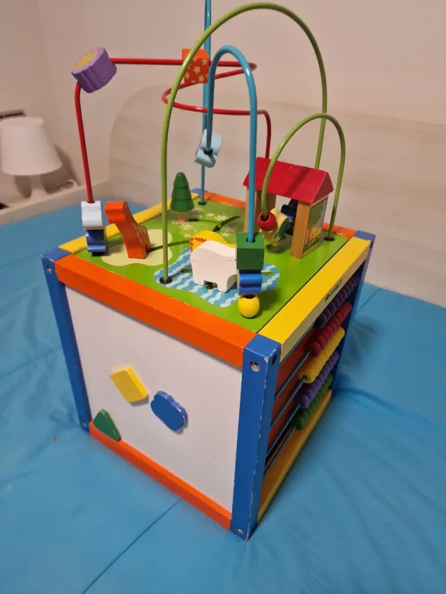 Cubo actividades infantil gigante