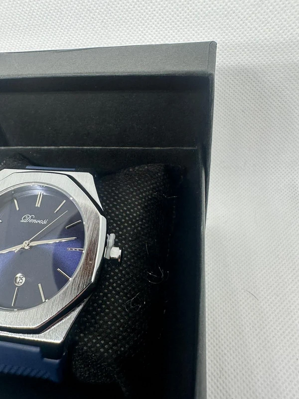 Reloj de Estilo Suizo