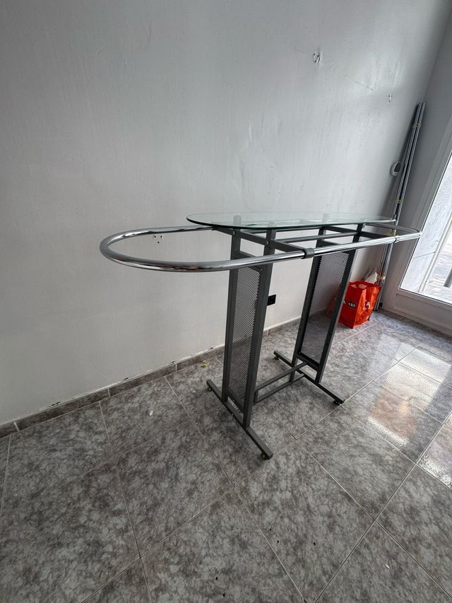 Góndola central para tienda de ropa