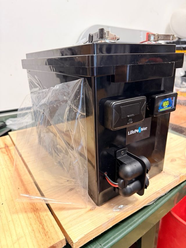 Batería LifePo4 12V 4.4Kw Estanca