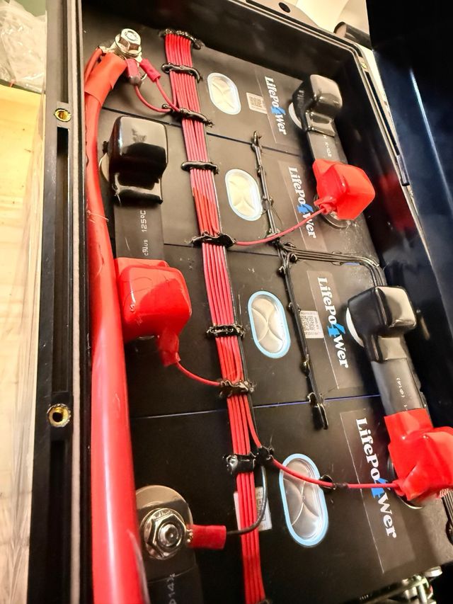 Batería LifePo4 12V 4.4Kw Estanca