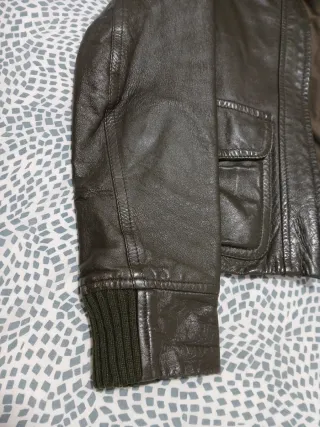 Cazadora cuero vintage Mango S verde oscuro