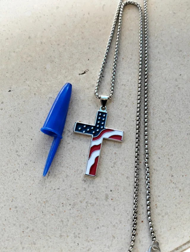 Cadena con colgante cruz bandera USA