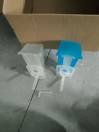 Comederos automáticos para exoticos Canarios