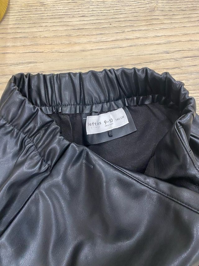 Falda pantalón niña efecto piel negra