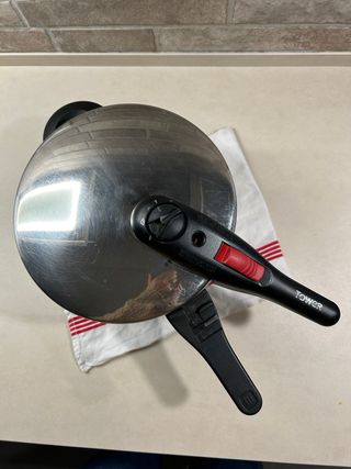 Olla a presión Tower 6L