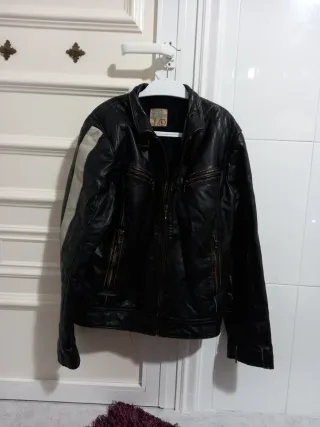 Cazadora motera cuero negra vintage Talla L