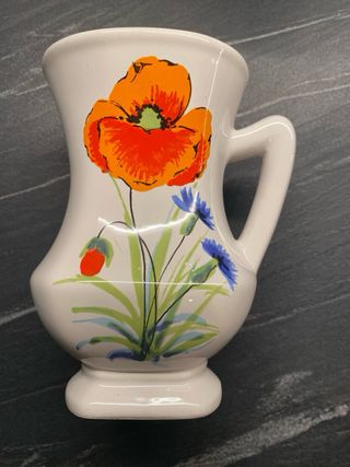 Piccole brocche vintage dipinte a mano