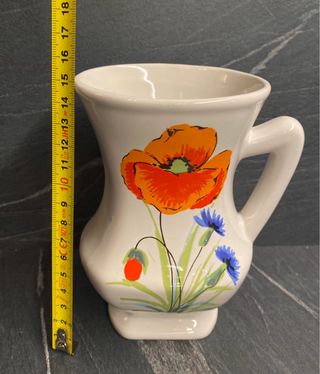 Piccole brocche vintage dipinte a mano