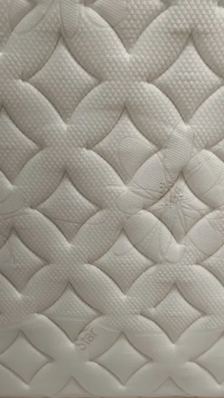 Colchón  (NUEVO )de matrimonio viscoelastico 135