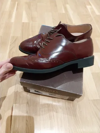 Zapatos nuevos de piel ZENDRA talla 40