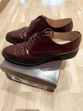 Zapatos nuevos de piel ZENDRA talla 40