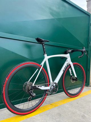 BH RX Team Gravel Carbono y ruedas de Carbono