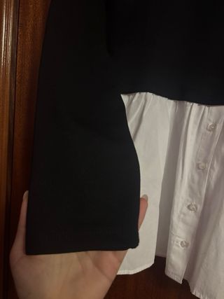 Sudadera stradivarius negra y blanca