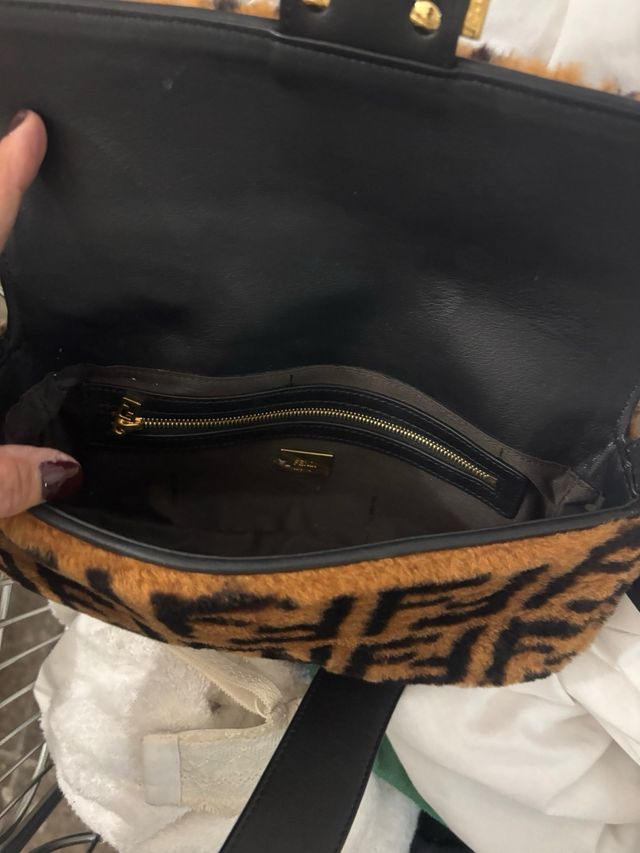 Bolso Fendi Marrón y Negro Peludo