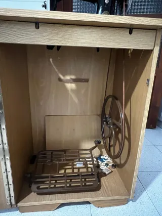 Máquina de coser Alfa antigua