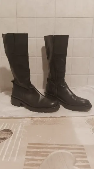 Stivali in pelle nera - numero 36