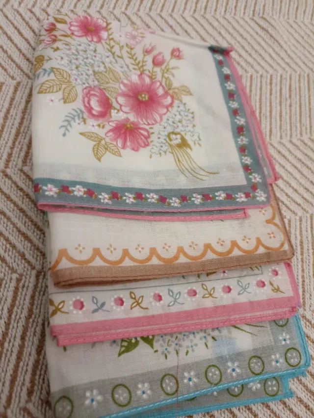 19 Pañuelos de tela estampados