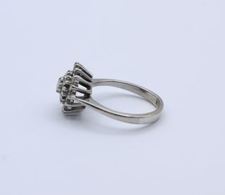 Anillo Oro Blanco 18kt con Diamantes