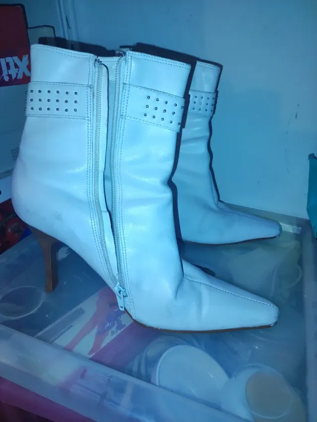 Botines de piel blancos