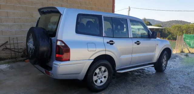 Mitsubishi Montero 2005