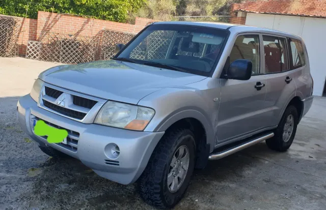 Mitsubishi Montero 2005