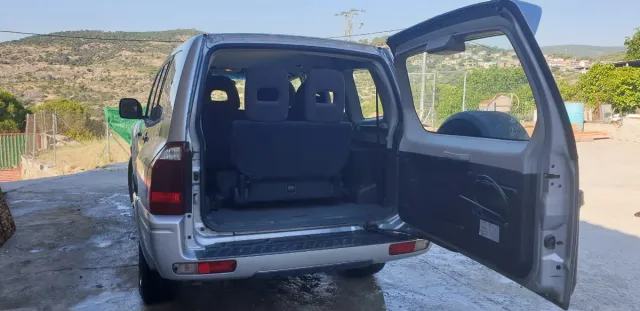 Mitsubishi Montero 2005