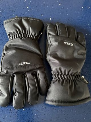 Guantes negros para invierno