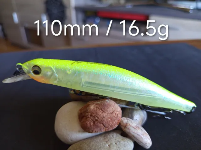 Lote señuelos de pesca a spinning